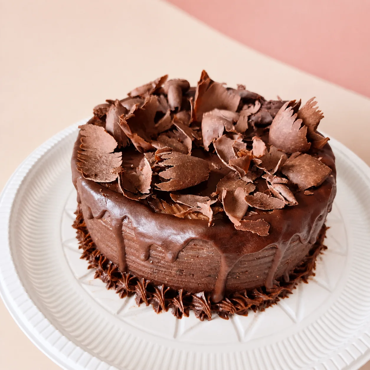 Bolo artesanal de chocolate com raspas